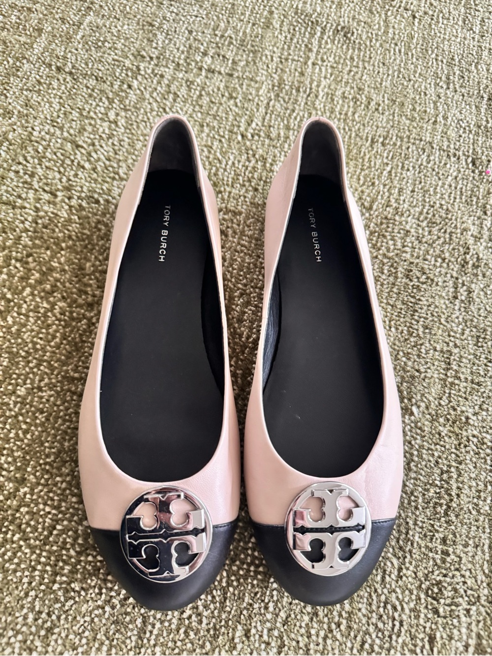 New Tory Burch Benton cream Leather Flats with Black Toe Caps Silver Logo 8.5